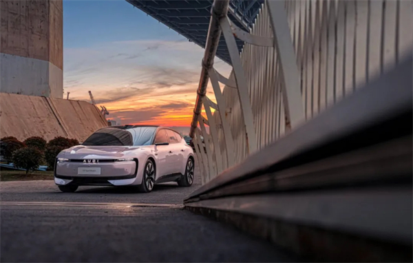 技術破局、全球突圍！上汽以改革深功鑄就“九連漲”硬核答卷