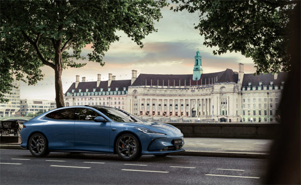 爆款產品不斷：上汽集團，長期主義不是“慢”