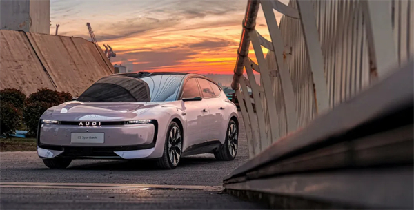 剛過去的一個月 上汽啟幕了一場聲勢浩大的產品和技術的密集發布