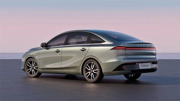 賈健旭:上汽站在企業發展延長線上等著競爭對手