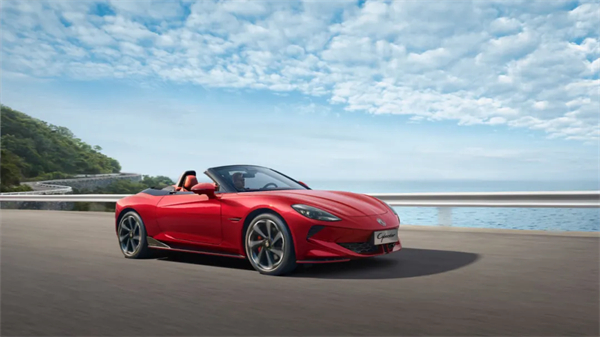 “上汽+華為”：以合作之名，定義“能力共創(chuàng)