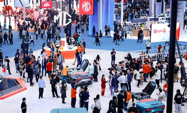 諸神亂戰下,上汽以厚度重塑"老大"擔當