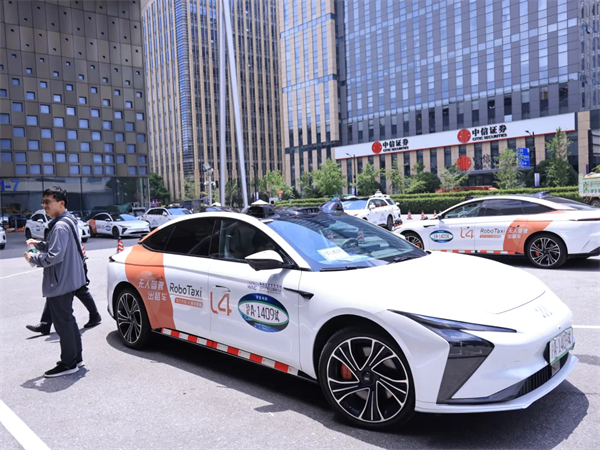 斬獲兩張L4級“滬牌”,上汽為什么成為世界人工智能大會收獲最多的企業?