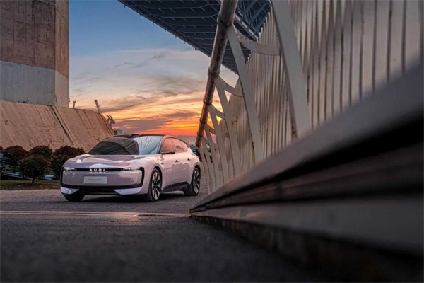 上汽,善下先手棋