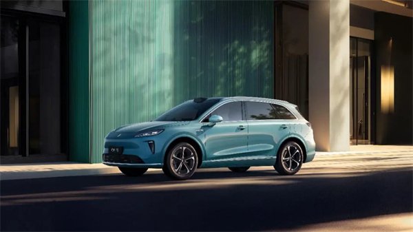 銷量回升、股價沖高、科技突圍：上汽的“教科書式劇本”如何上演？