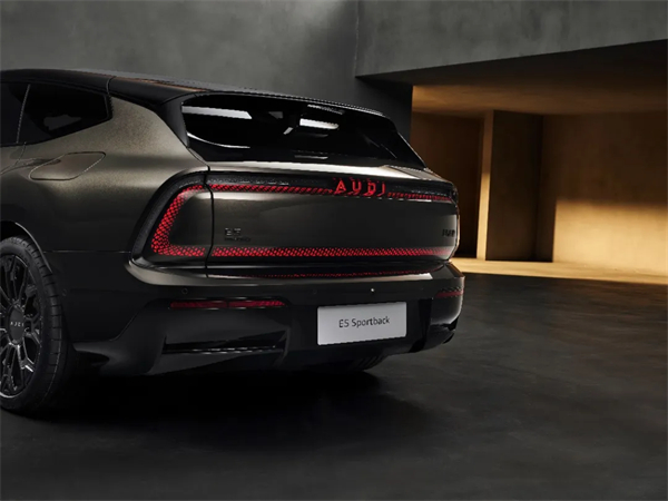 銷量回升、股價沖高、科技突圍：上汽的“教科書式劇本”如何上演？