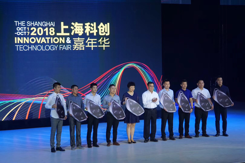 上汽全球首款量產智能汽車上市交付