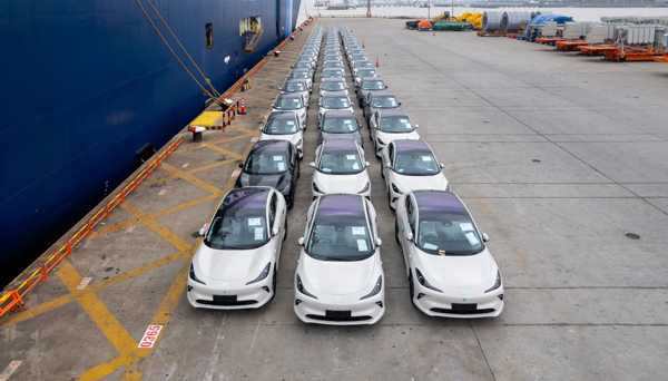 智己全新LS6海外版IM6啟航泰國