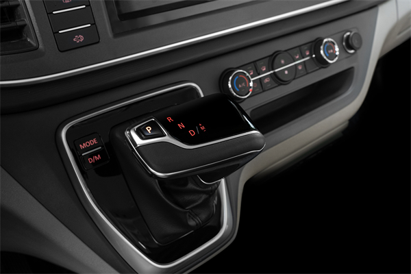 跑得猛、花得少、養得省、全場景!“全場景高價值輕客”上汽大通新途V80 9AT榮耀上市,全面高人一檔