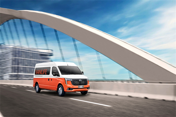 跑得猛、花得少、養得省、全場景!“全場景高價值輕客”上汽大通新途V80 9AT榮耀上市,全面高人一檔