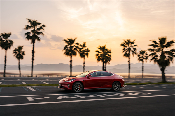 智己汽車發(fā)布線控?cái)?shù)字底盤(pán)技術(shù),今年下半年率先量產(chǎn)上車線控底盤(pán) 開(kāi)啟“具身智能”新時(shí)代