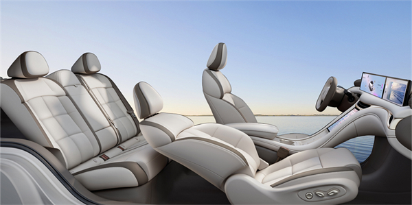 全新智己L6震撼上市,權益價20.49萬~26.49萬