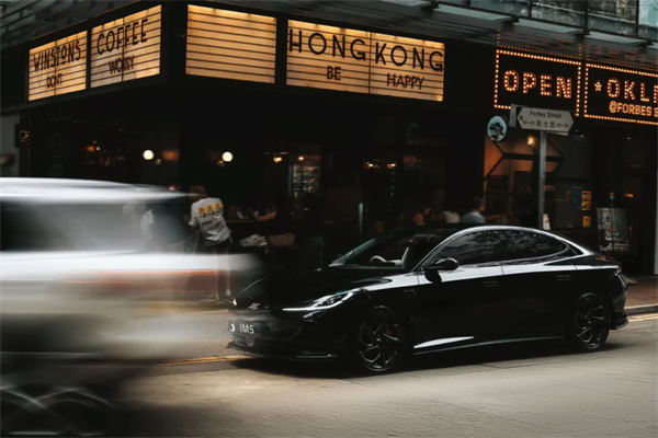 智己汽車重磅登陸香港市場，6系雙車同步上市