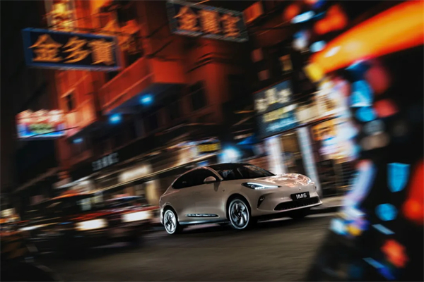 智己汽車重磅登陸香港市場，6系雙車同步上市