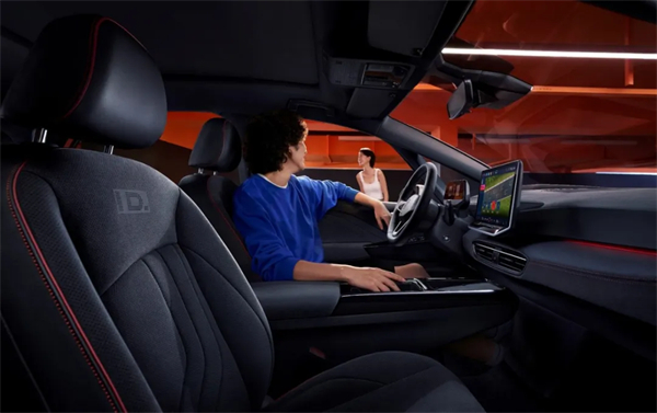 ID.3 GTX套件款重磅上市 上汽大眾2025 ID.Festival與用戶玩在一起