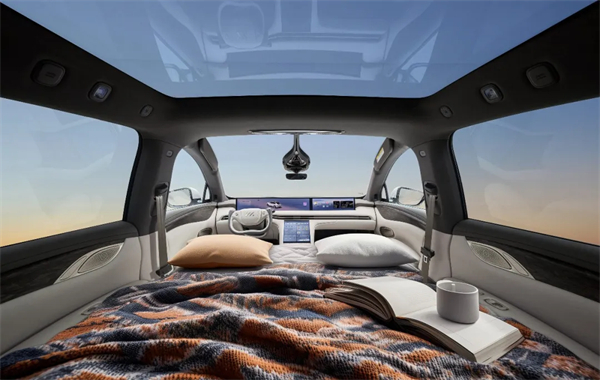 智己LS7煥新版上市,限時(shí)權(quán)益價(jià)32.99萬(wàn)元