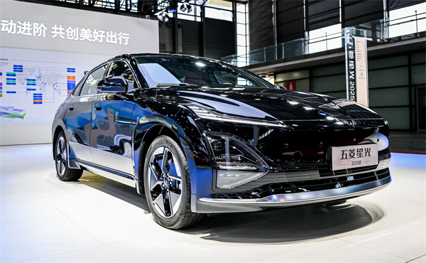 上汽亮相“2025上海碳博會”