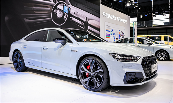上汽亮相“2025上海碳博會”