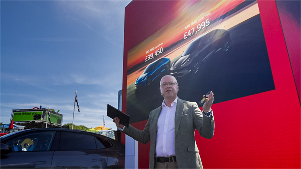 智己雙車英國上市!IM5、IM6閃耀古德伍德速度節