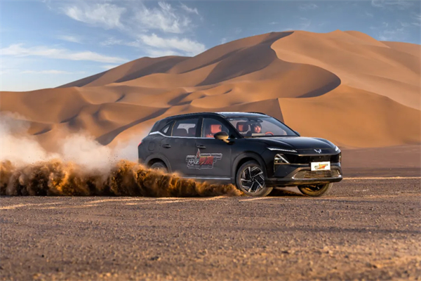 置換補貼價8.98萬元起!五菱星光S 2025款正式上市,以「大快好省」打造全場景家庭出行體驗!