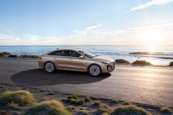 榮威M7 DMH重磅上市,限時美好價8.58萬元起享新能源時代家轎王